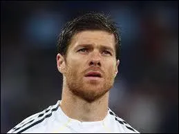 En août 2014, sait-on avec qui il est en couple ?