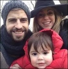 Avec qui est-il en couple depuis 2011 ? (il a tourné dans son clip "Dare la la la" avec son collègue Lionel Messi)