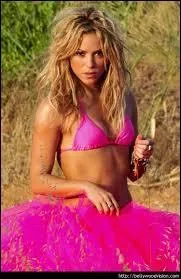 Depuis quand est-elle active dans le monde artistique ?