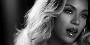 A-t-elle un site Internet ?