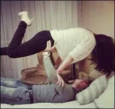 De qui joue-t-elle le rôle dans cette série ?