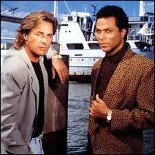 Quel est le titre en version originale de la fameuse série "Deux flics à Miami" ?
