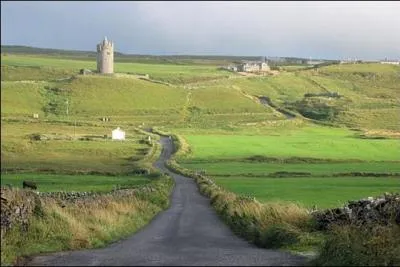 Qui chantait "Là-bas, au Connemara, on sait tous le prix du silence..."