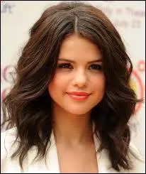 Comment s'appelle le père de Selena ?