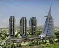 Je suis la capitale d'un pays qui a obtenu son indépendance en 1947. Pourtant, je ne suis que la 10ème ville de mon pays en terme de population. J'ai succédé à Karachi, précédente capitale de mon pays. Que suis-je?