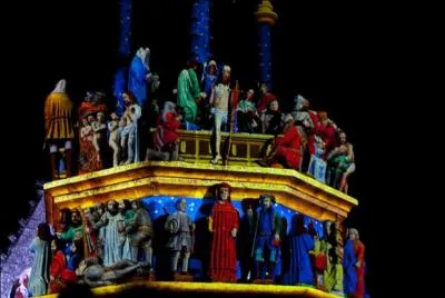 Où se situe Plougonven où vous pourrez voir l'un des plus complets enclos paroissial?