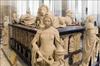 Quel roi de France a son tombeau dans la cathédrale de Nantes?