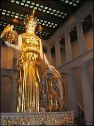 A la fin du tome 4, qui part amener la statue d'Athéna à bon port ?