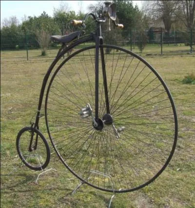 Comment s'appelait cet ancêtre de la bicyclette ?