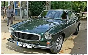 Datant de 1972, ce break de chasse répondant au nom de P1800ES est un modèle de la marque ..