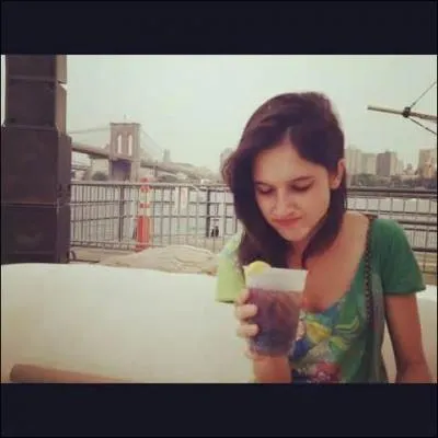 Avec qui sort-elle ?