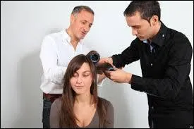 Quel était l'un des premiers métiers de Jean Dujardin?