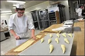 Quel était l'un des premiers métiers d'Yves Montand?