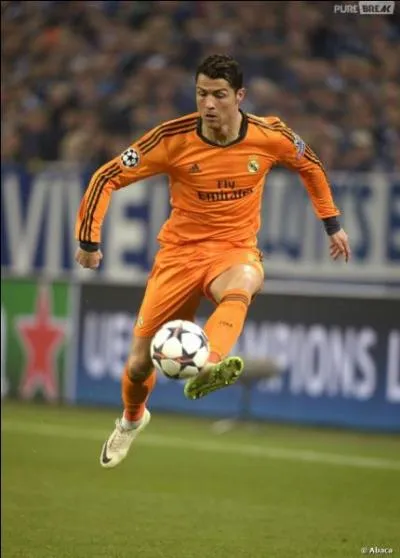 Qui est ce footballeur ?