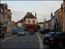Nous traversons la ville bas-normande de Bellême. Nous nous trouvons dans le département ...