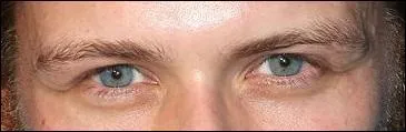 Quel acteur a ces yeux bleus ?