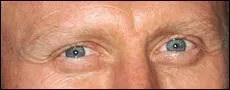 Quel acteur a ces yeux bleus ?