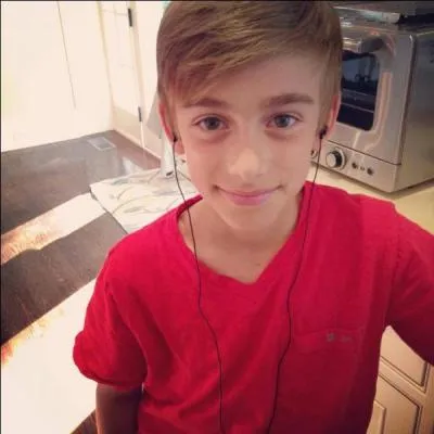 Combien Johnny a-t-il de chien(s) ?