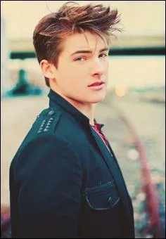 Quelles sont les bonnes indications sur ce personnage ?