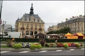 Connue pour son château, la ville francilienne de Vincennes se situe dans le département n° ...