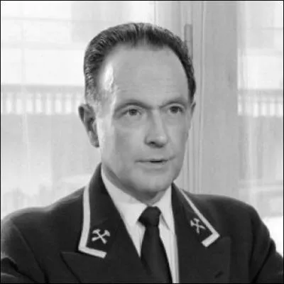 "Antoine Fournier" est un ancien professeur de langue