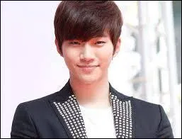 A quel groupe appartient-il ?