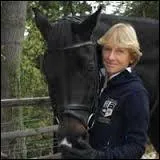 Quelle est cette cavalière très connue dans le dressage ?