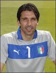 Qui est cette célébrité ?