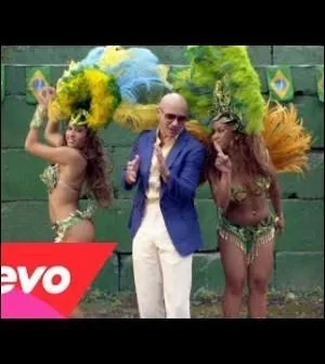 Comment s'appelle l'interprète qui a chanté lors de la cérémonie d'ouverture ?