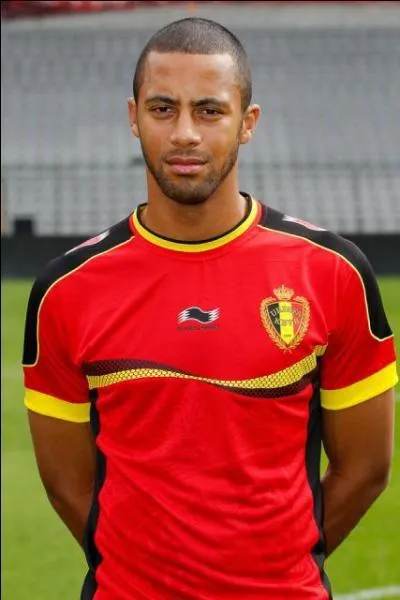 Qui est ce footballeur évoluant à Tottenham ?