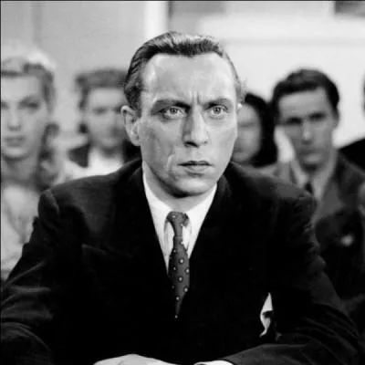 "Mr Lambertin" est professeur de théâtre dans ce film.