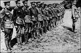 Comment les soldats français étaient-ils habillés ?