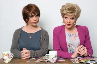 Comment s'appelle les deux commères du Petit Journal qui commentent l'actualité ?