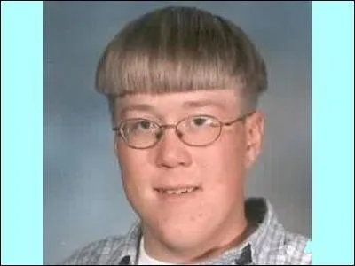 Qui est ce célèbre youtuber pas trop à son avantage ?