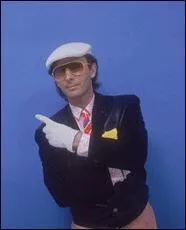 Il a le look coco...