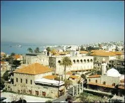 Où se situe la ville de Byblos ?