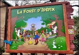 Combien y a-t-il d'attractions dans la forêt d'Idéfix ?