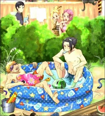 Petite baignade ! Qui porte des lunettes de piscine alors que l'eau ne leur arrive qu'aux tibias ?