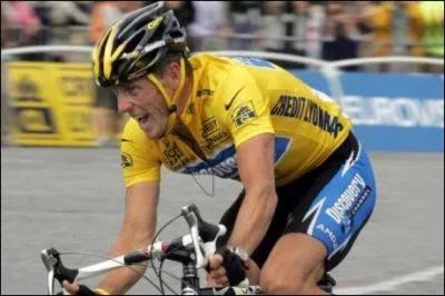 Qui est ce coureur de légende qui provoqua bien des désillusions après avoir révélé qu'il était dopé jusqu'à la moelle ?