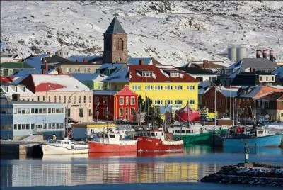 Quel territoire français se trouve dans l'Atlantique nord, au large du Canada?