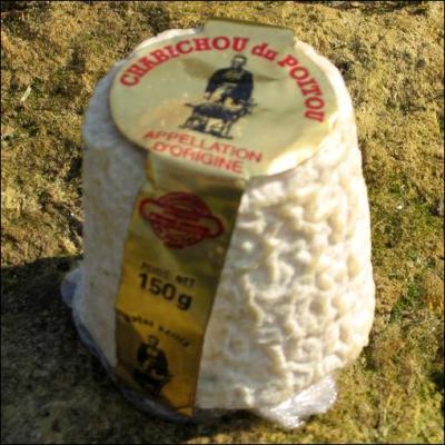 Avec quel lait est fabriqué le Chabichou du Poitou, fromage en AOC depuis 1990 ?