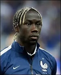 A qui appartiennent ces jolies tresses décolorées ?