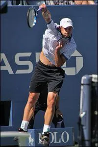 Larry Stefanki a entraîné ce joueur né à Omaha :