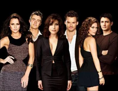 Qui sont les personnages sur la photo ?