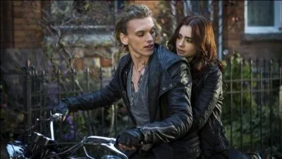 C'est un film joué par Lily Collins; de quel film provient cette image ?