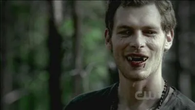 De qui Klaus prend-il le corps dans la saison 2 ?