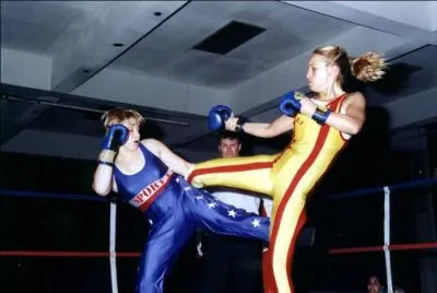 Chez moi, on pratique ce sport, il est donc fortement conseillé de mettre des chaussettes propres, le but c'est d'assommer l'adversaire, pas de l'empoisonner !