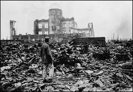 Quand eut lieu le bombardement atomique à Hiroshima au Japon ?
