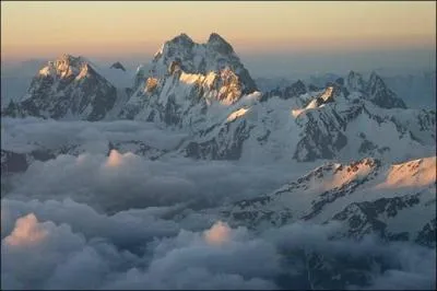 Quel est le plus haut sommet d'Europe ?