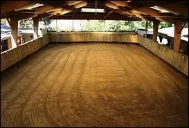 "Le centre équestre".
Quel est ce lieu de travaille ?